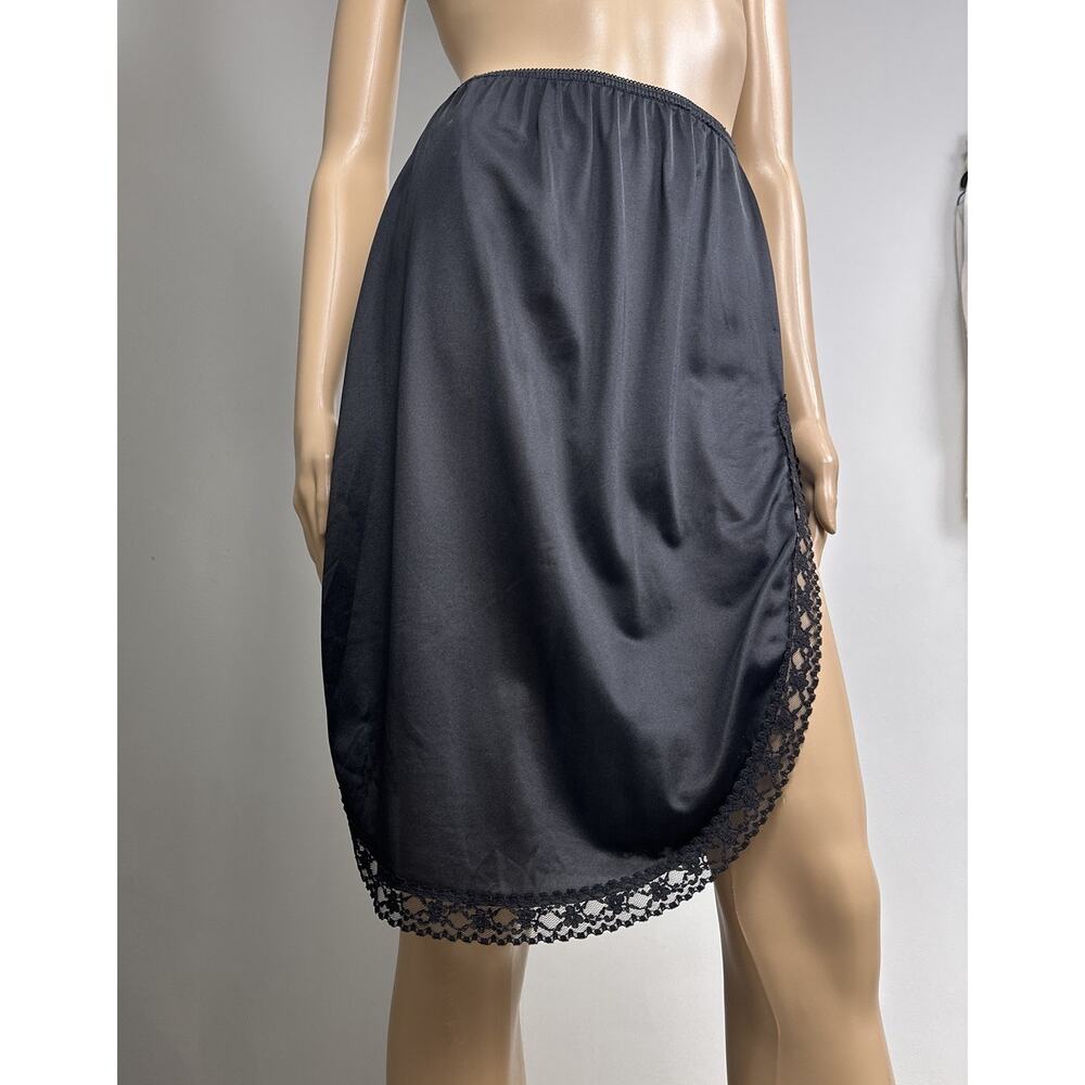 Vintage Mel-Lin Half Slip Skirt Size Medium Black 100% Nylon Double Slits Lace